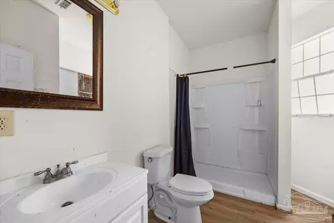 Bath - 1957 Stacey Rd, Cantonment, FL 32533 photo 2 of 5