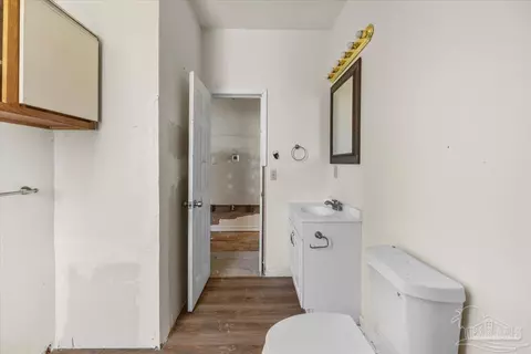 Bath - 1957 Stacey Rd, Cantonment, FL 32533 photo 3 of 5