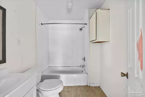 Bath - 1957 Stacey Rd, Cantonment, FL 32533 photo 1 of 5