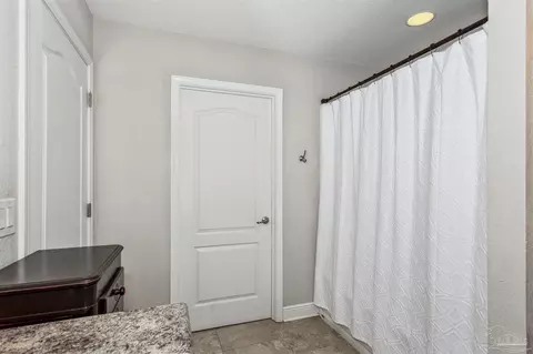 Bath - 5003 Covenant Cir, Pace, FL 32571 photo 4 of 5