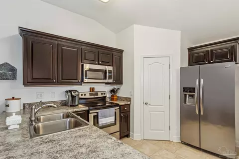Kitchen - 5003 Covenant Cir, Pace, FL 32571 photo 3 of 3