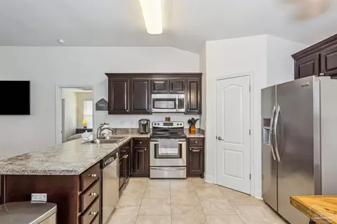 Kitchen - 5003 Covenant Cir, Pace, FL 32571 photo 2 of 3