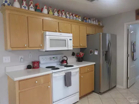 Kitchen - 3314 Meghans Way, Pace, FL 32571 photo 5 of 5