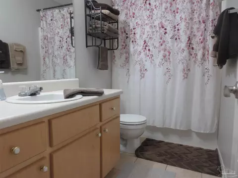 Bath - 3314 Meghans Way, Pace, FL 32571 photo 5 of 7