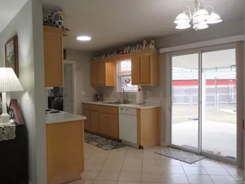 Kitchen - 3314 Meghans Way, Pace, FL 32571 photo 2 of 5