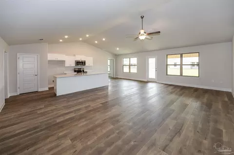 Living - 6208 Pineapple Dr, Milton, FL 32570 photo 2 of 3