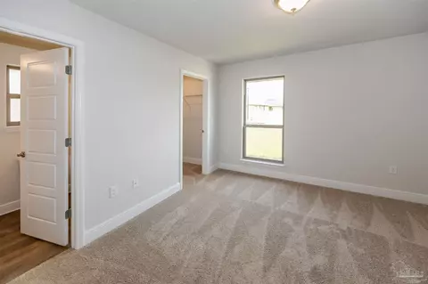 Bedroom - 6208 Pineapple Dr, Milton, FL 32570 photo 6 of 7