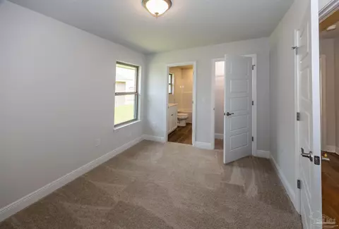 Bedroom - 6208 Pineapple Dr, Milton, FL 32570 photo 5 of 7