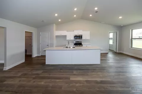 Kitchen - 6208 Pineapple Dr, Milton, FL 32570 photo 1 of 3