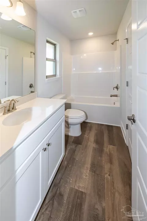 Bath - 6208 Pineapple Dr, Milton, FL 32570 photo 4 of 4