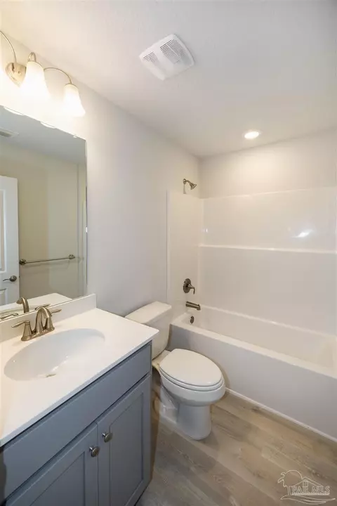 Bath - 6190 Pineapple Dr, Milton, FL 32570 photo 3 of 3