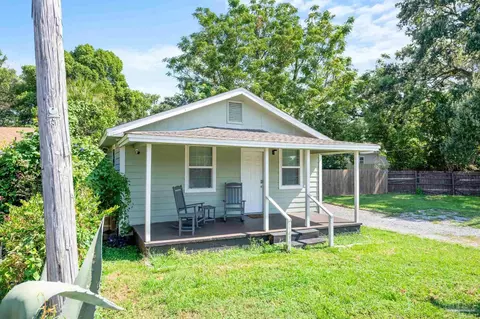 2002 W Gonzalez St, Pensacola, FL 32501
