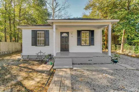 111 Ruberia Ave, Pensacola, FL 32507