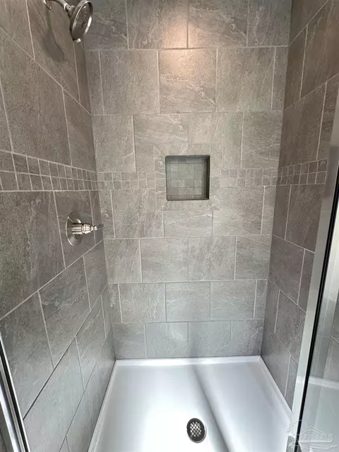 Bath - 5451 Cherub Cir, Milton, FL 32583 photo 6 of 6
