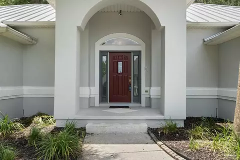 1440 Kingslake Dr, Cantonment, FL 32533