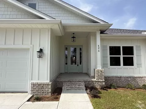 4378 Carol Ct, Gulf Breeze, FL 32563