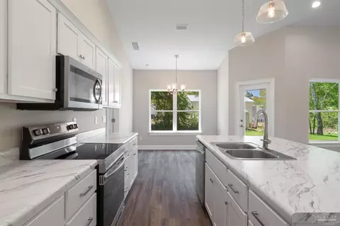 6477 Bay Oaks Dr, Milton, FL 32583 photo 10