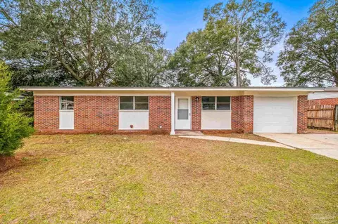 6409 Julia Dr, Milton, FL 32570