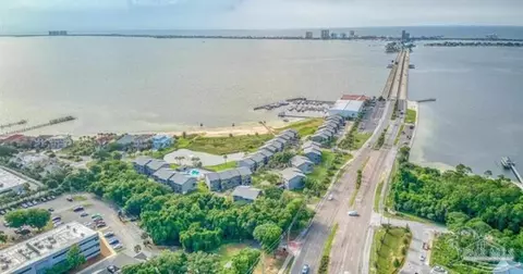 200 Pensacola Beach Rd #D1, Gulf Breeze, FL 32561