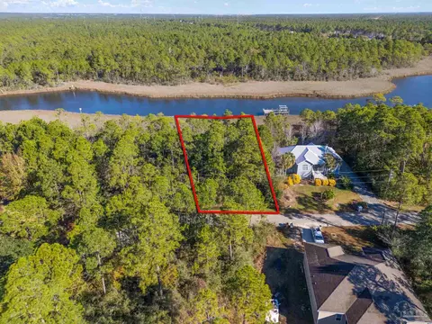 5690 Tarpon Ct, Milton, FL 32583