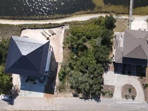 16159 Tarpon Dr, Pensacola, FL 32507