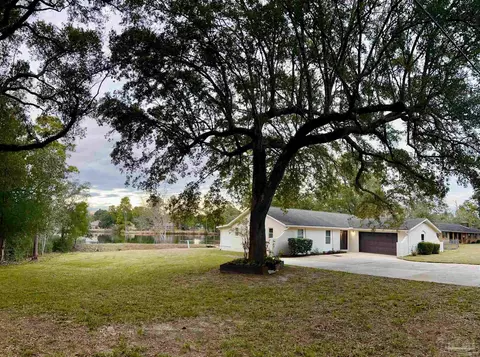 1984 Nature Ln, Pensacola, FL 32526