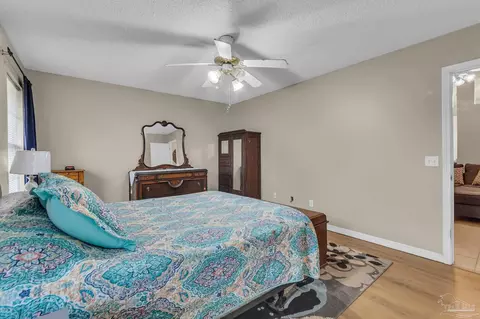 Bedroom - 6543 Eagle Crest Dr, Milton, FL 32570 photo 3 of 8