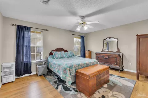 Bedroom - 6543 Eagle Crest Dr, Milton, FL 32570 photo 1 of 8