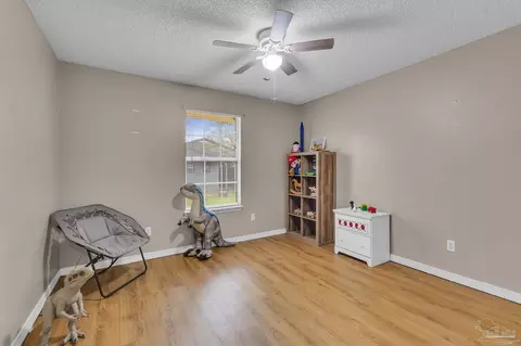 Bedroom - 6543 Eagle Crest Dr, Milton, FL 32570 photo 6 of 8