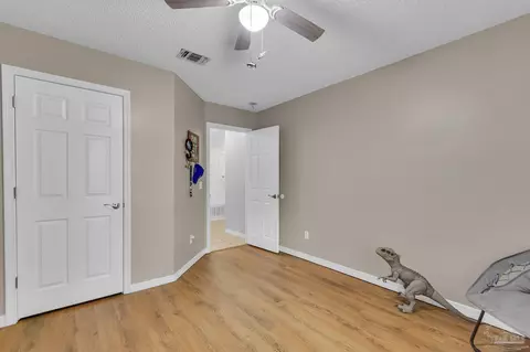 Bedroom - 6543 Eagle Crest Dr, Milton, FL 32570 photo 7 of 8