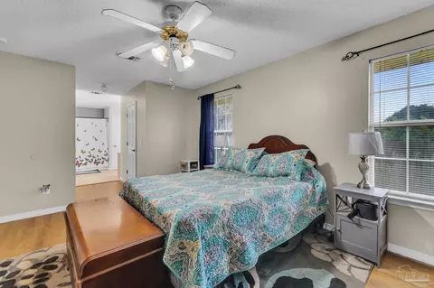 Bedroom - 6543 Eagle Crest Dr, Milton, FL 32570 photo 5 of 8