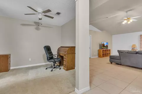 Entry Way - 6543 Eagle Crest Dr, Milton, FL 32570 photo 2 of 4