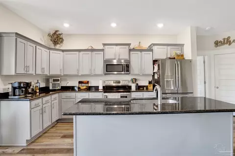 Kitchen - 2861 Avalon St, Cantonment, FL 32533 photo 3 of 4