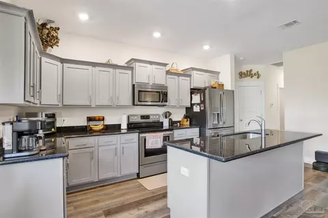 Kitchen - 2861 Avalon St, Cantonment, FL 32533 photo 2 of 4