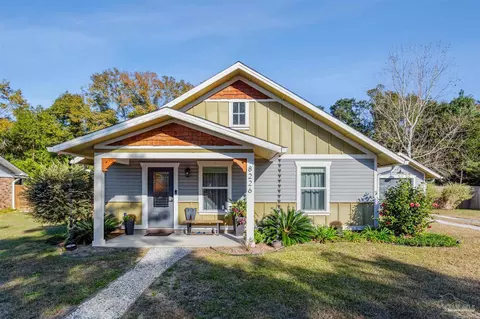 8226 Florcita Dr, Pensacola, FL 32534