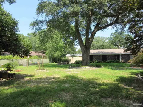 Exterior - 4653 Briaroak Dr, Pace, FL 32571 photo 5 of 13
