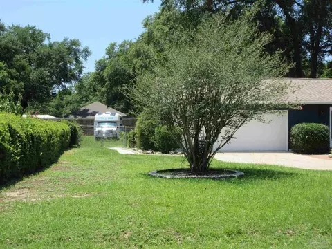 Exterior - 4653 Briaroak Dr, Pace, FL 32571 photo 8 of 13