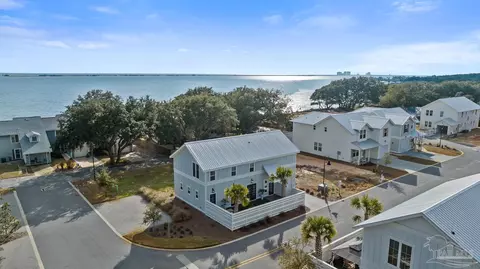 9643 Indian Stone Ct, Navarre, FL 32566