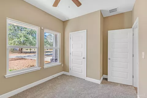 Bedroom - 507 Gil Ava, Crestview, FL 32536 photo 4 of 6