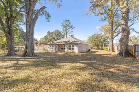 Exterior - 507 Gil Ava, Crestview, FL 32536 photo 4 of 6