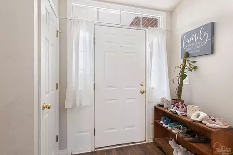 Entry Way - 4874 Jaimee Leigh Dr, Milton, FL 32570 photo 2 of 4