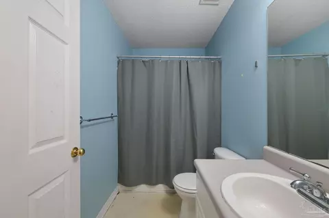 Bath - 4874 Jaimee Leigh Dr, Milton, FL 32570 photo 4 of 4