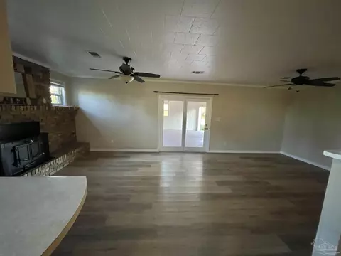 Living - 6701 Will Jones Rd, Jay, FL 32565 photo 4 of 4