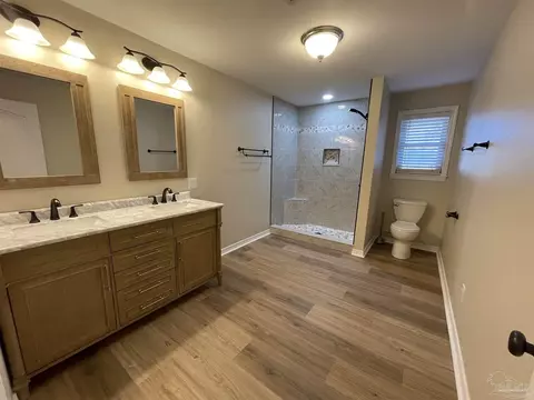 Bath - 6701 Will Jones Rd, Jay, FL 32565 photo 1 of 4