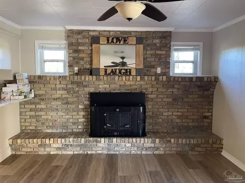 Living - 6701 Will Jones Rd, Jay, FL 32565 photo 2 of 4