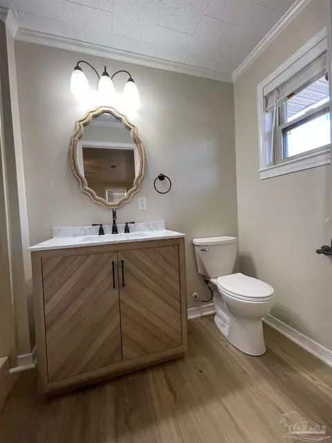 Bath - 6701 Will Jones Rd, Jay, FL 32565 photo 3 of 4