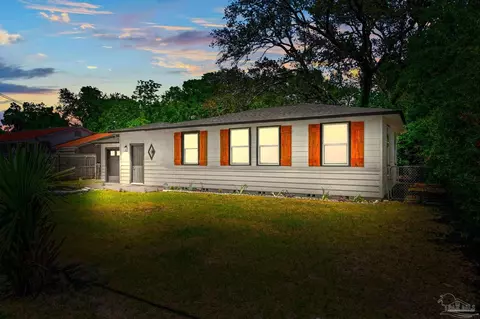 6 Rue Max St, Pensacola, FL 32507