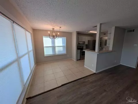 200 Pensacola Beach Rd #B4, Gulf Breeze, FL 32561