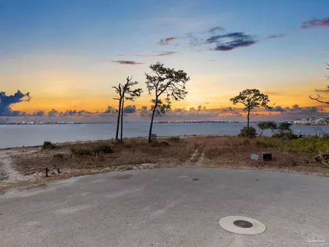 16353 Tarpon Dr, Pensacola, FL 32507