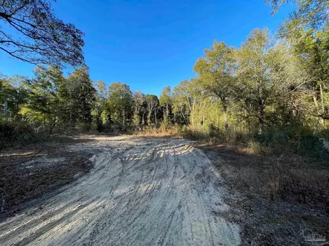 8686 Fields Rd, Milton, FL 32583 photo 8
